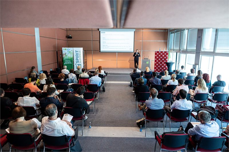 10. konferenca o družinskem podjetni&scaron;tvu